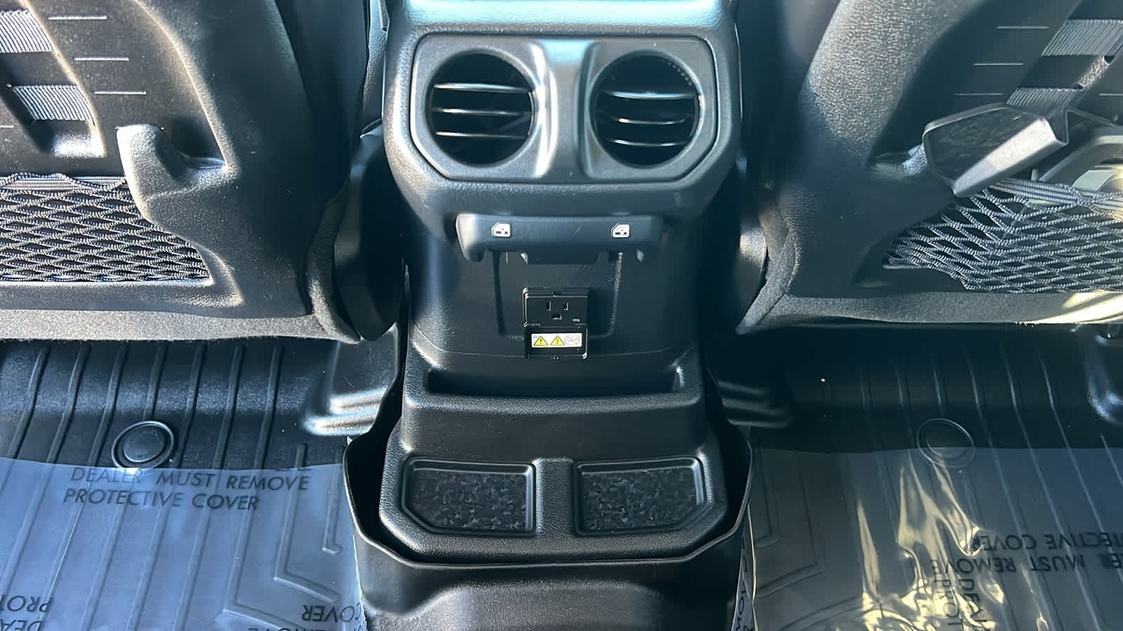 Thumbnail: 2021 Jeep Wrangler - 25