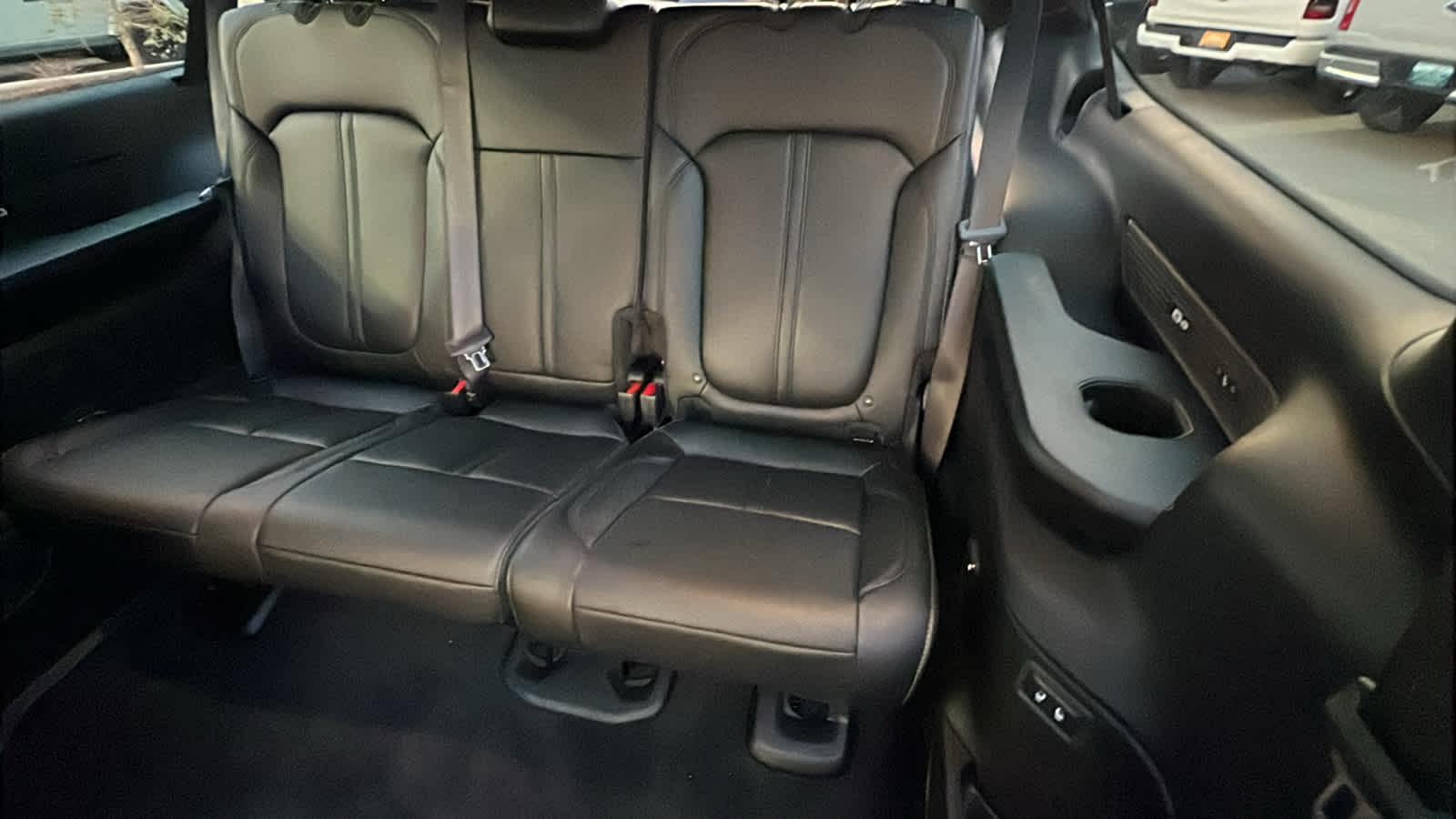 Thumbnail: 2026 Jeep Grand Wagoneer L - 31