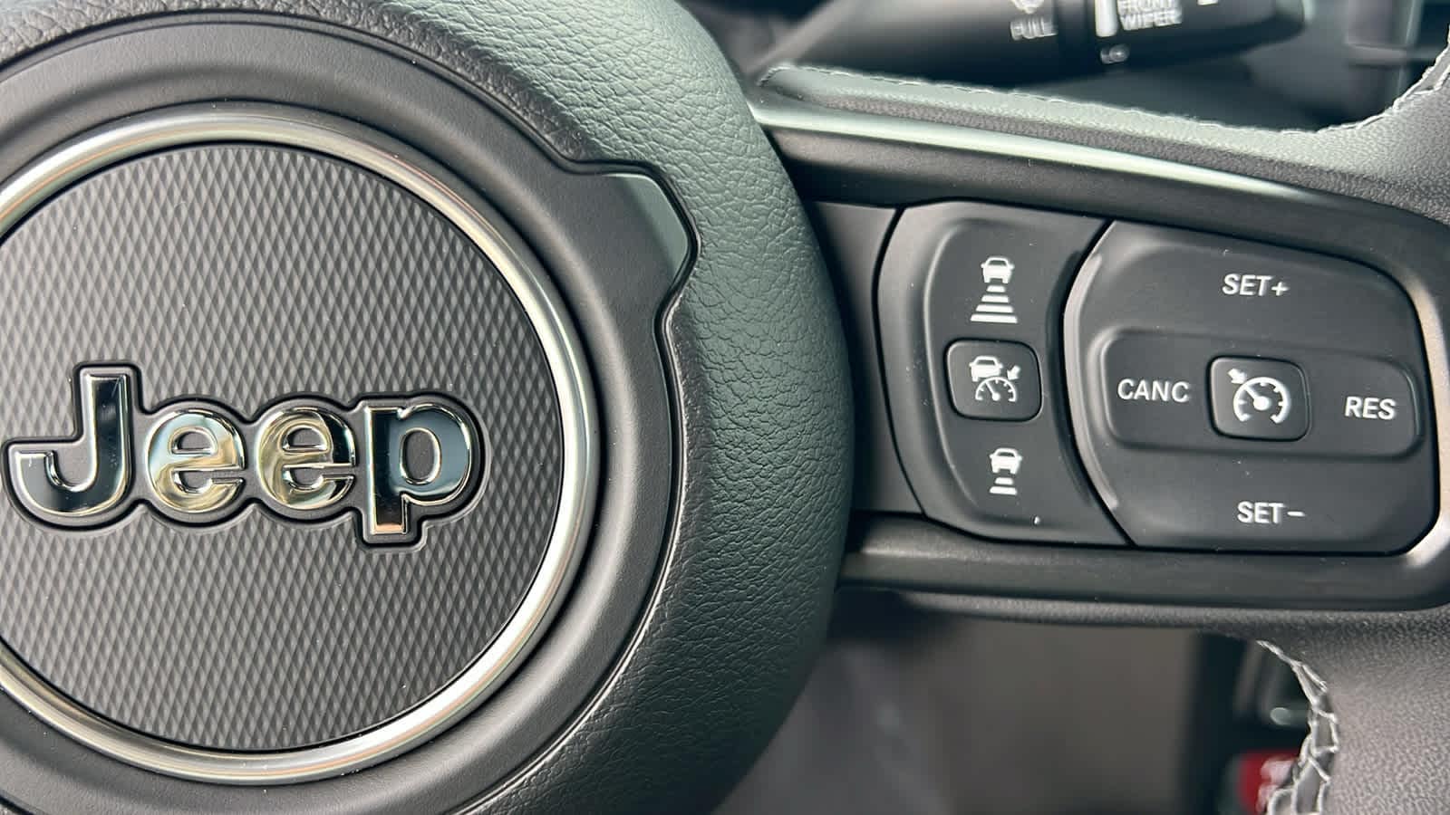 Thumbnail: 2025 Jeep Gladiator - 20