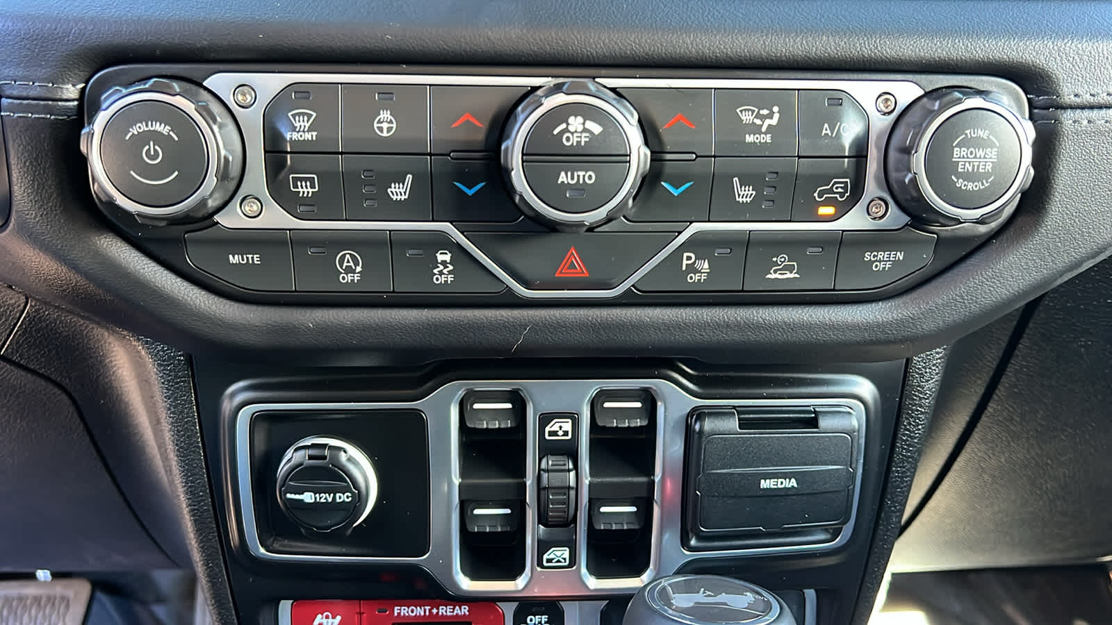 Thumbnail: 2026 Jeep Wrangler - 14