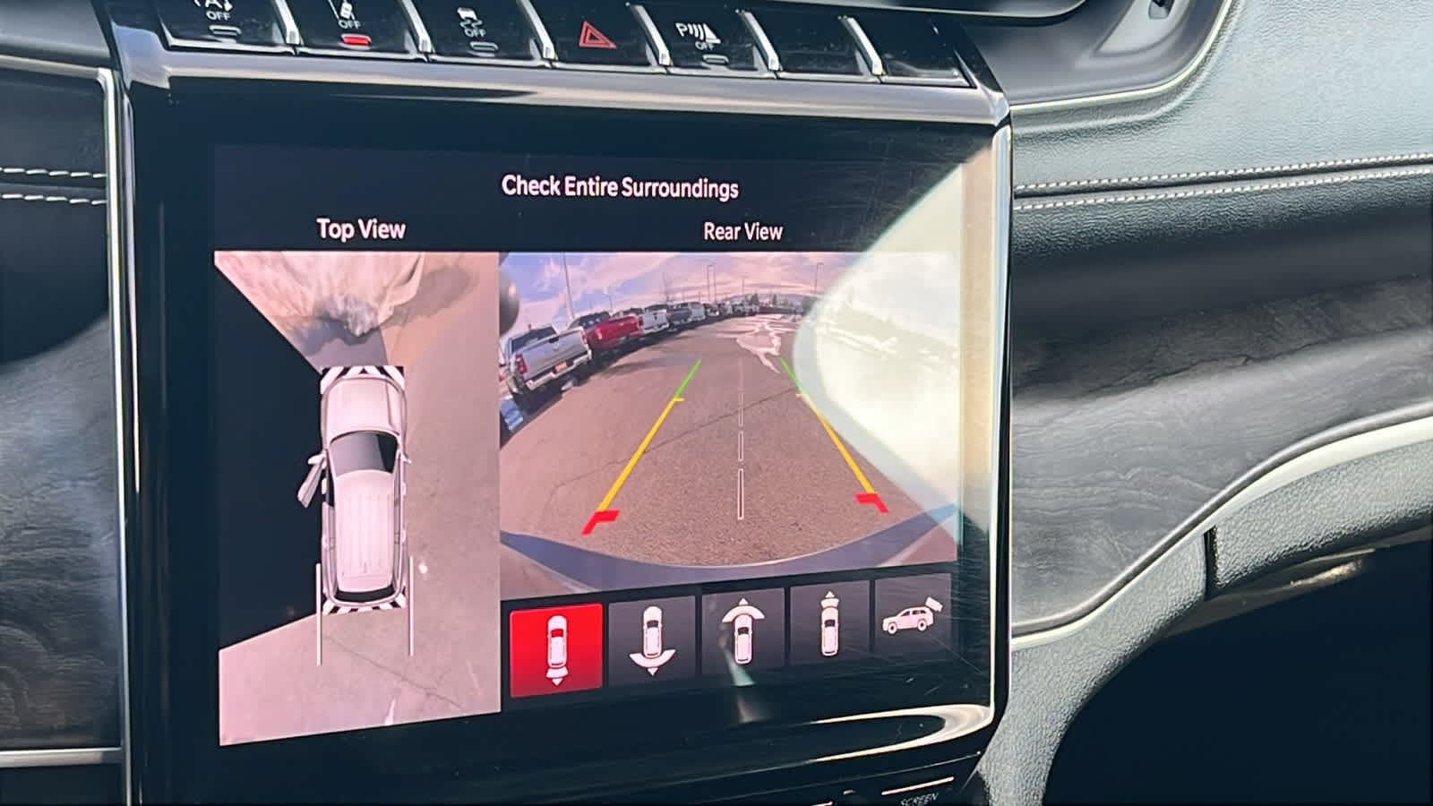 Thumbnail: 2024 Jeep Grand Cherokee L - 16