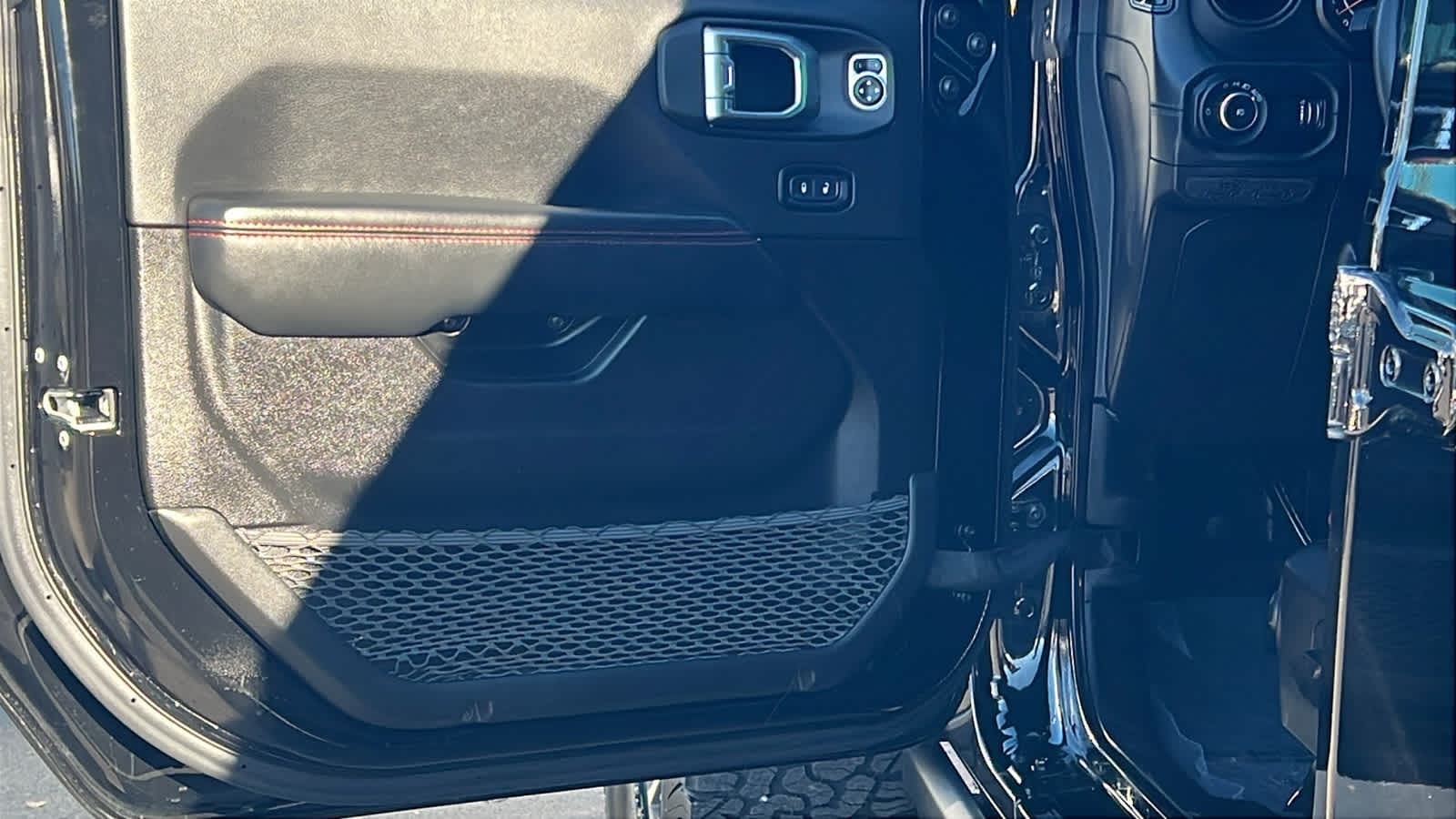 Thumbnail: 2024 Jeep Wrangler - 23