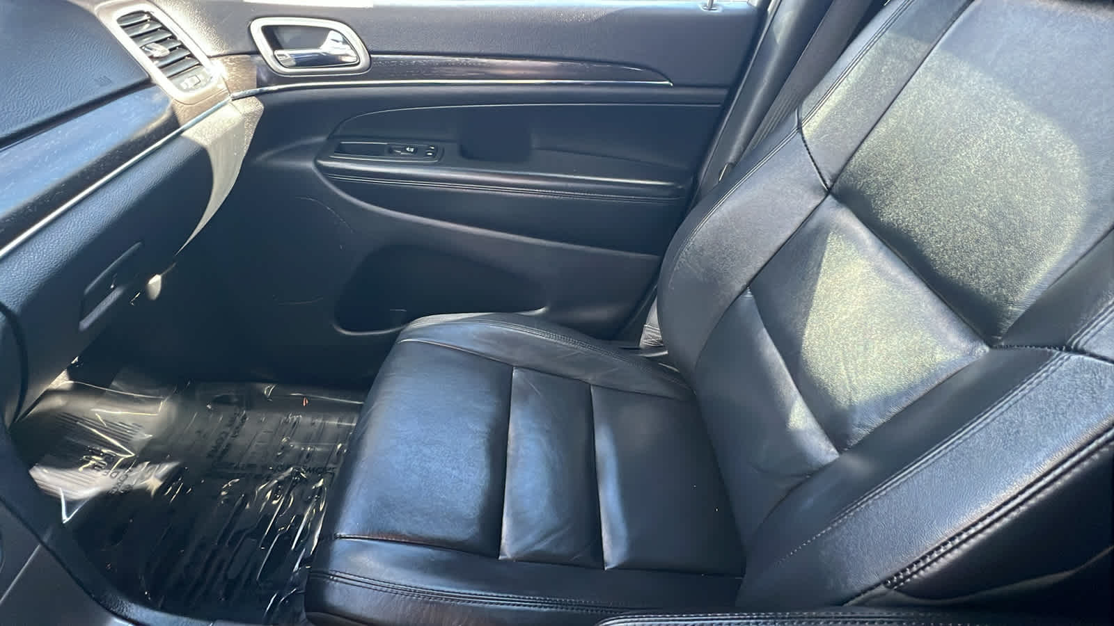 Thumbnail: 2018 Jeep Grand Cherokee - 12