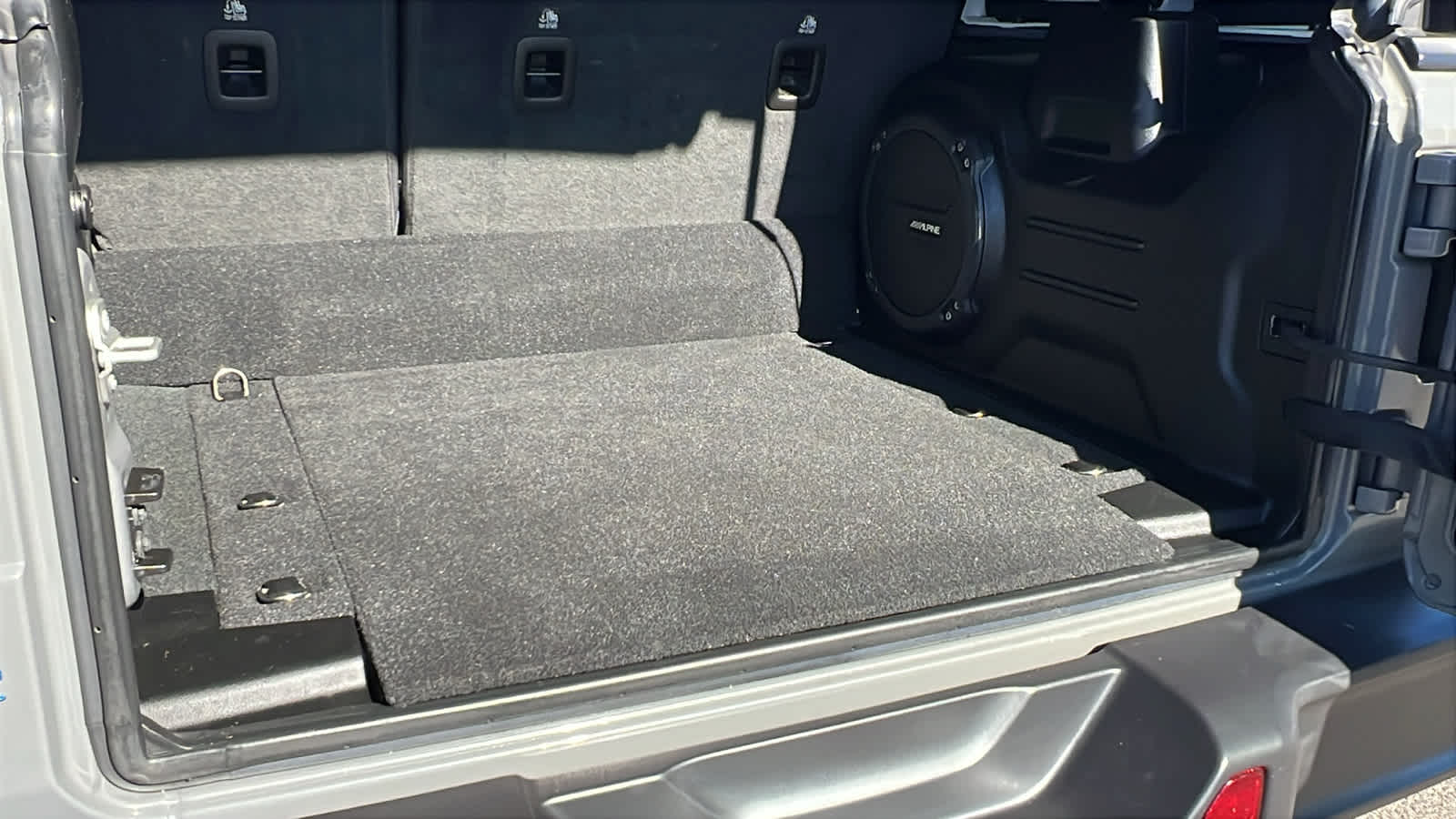 Thumbnail: 2022 Jeep Wrangler - 27