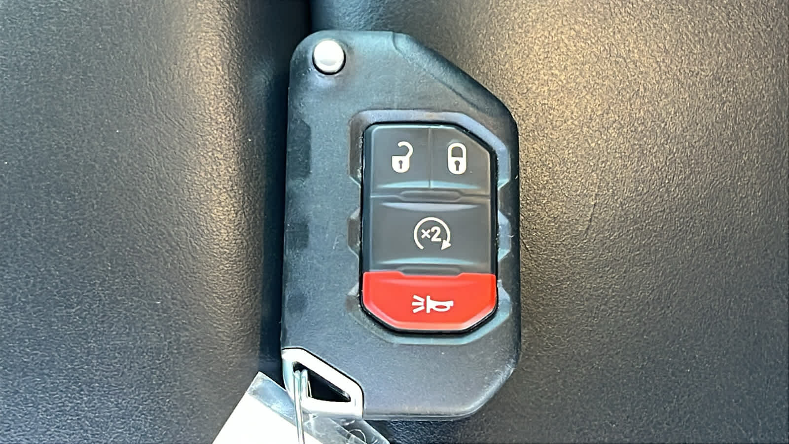 Thumbnail: 2021 Jeep Wrangler - 29