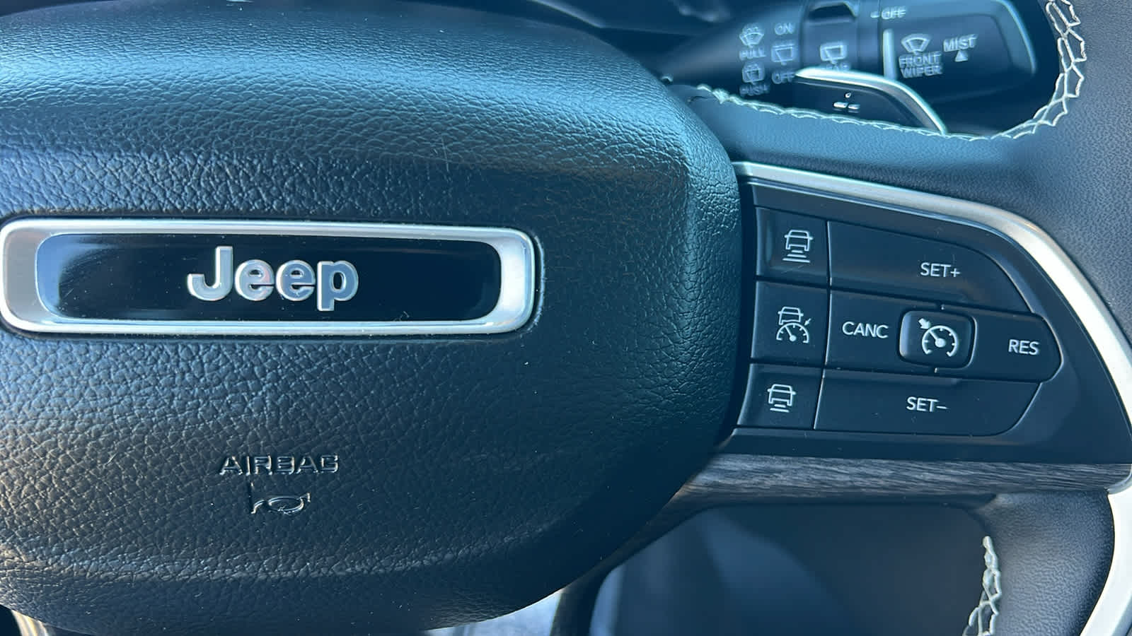 Thumbnail: 2023 Jeep Grand Cherokee - 20