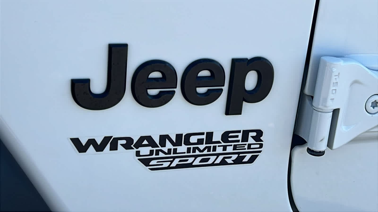 Thumbnail: 2021 Jeep Wrangler - 28