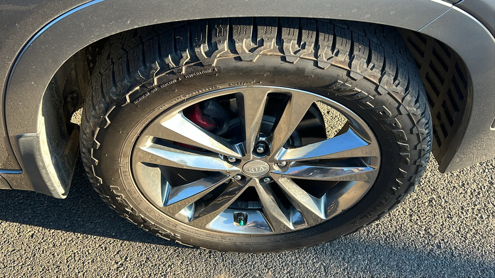 Thumbnail: 2014 Kia Sorento - 3