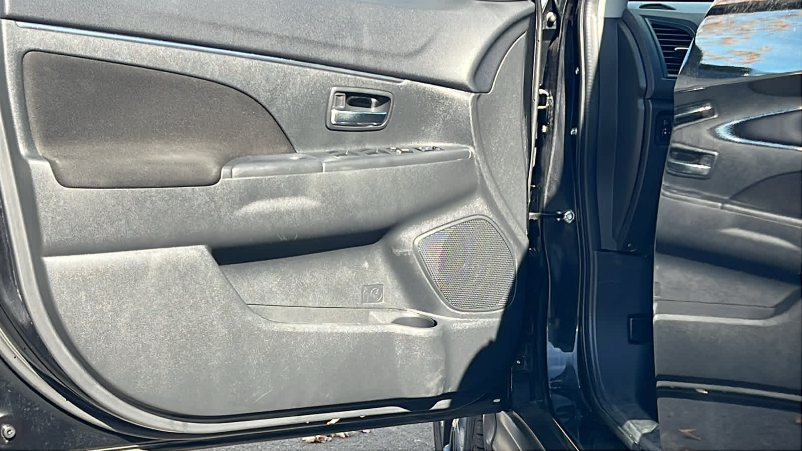 Thumbnail: 2017 Mitsubishi Outlander Sport - 23