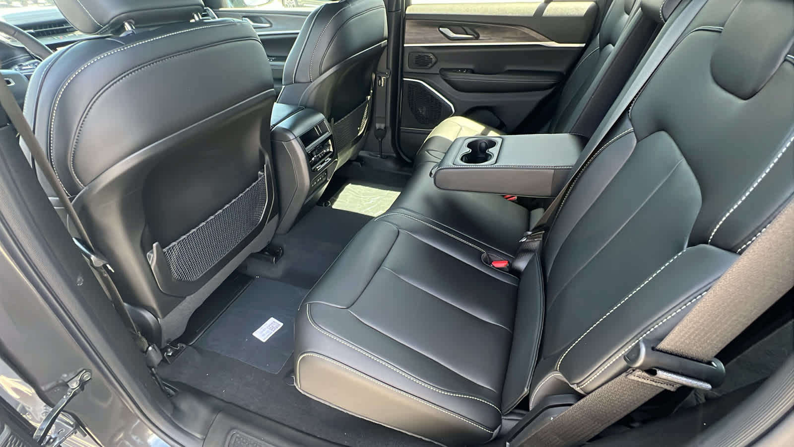 Thumbnail: 2026 Jeep Grand Cherokee - 24