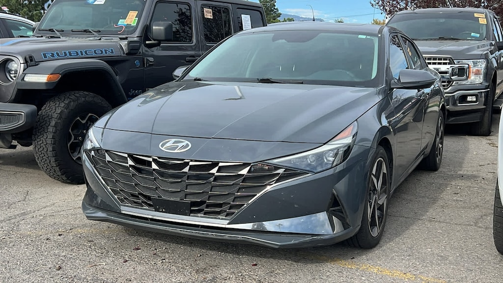 Used 2023 Hyundai Elantra Limited Sedan