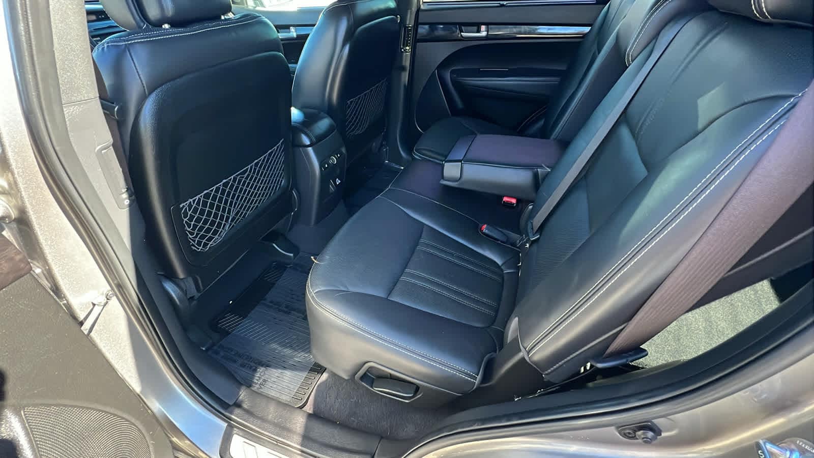 Thumbnail: 2014 Kia Sorento - 24