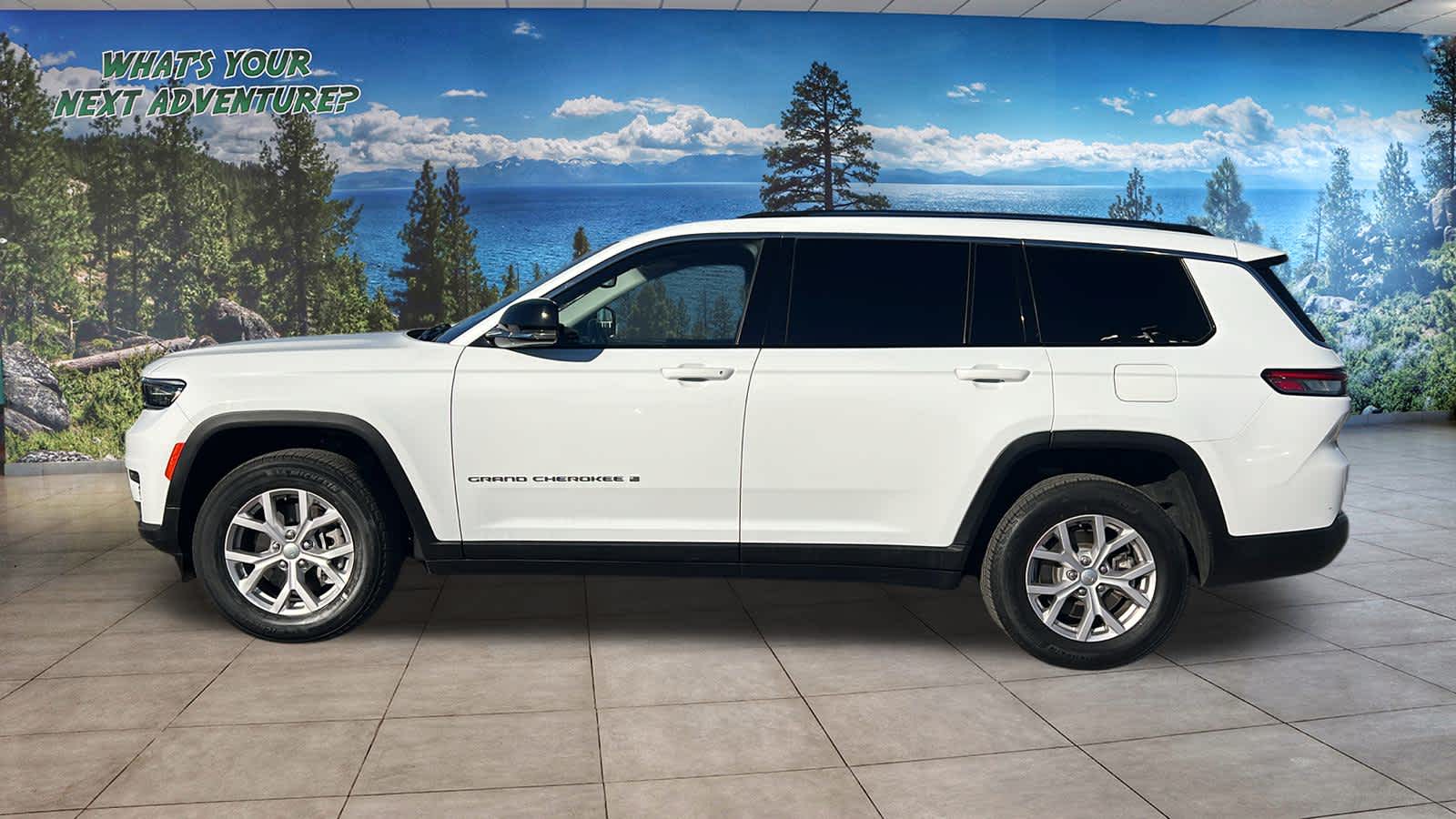 Thumbnail: 2013 Jeep Grand Cherokee - 8