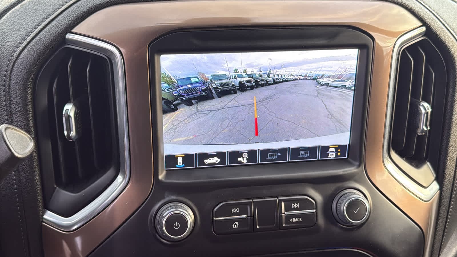 Thumbnail: 2022 Chevrolet Silverado 1500 - 16