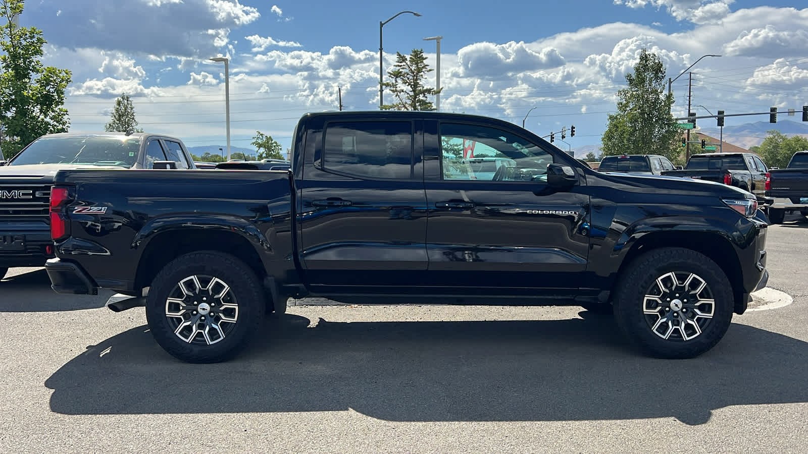 Thumbnail: 2023 Chevrolet Colorado - 4