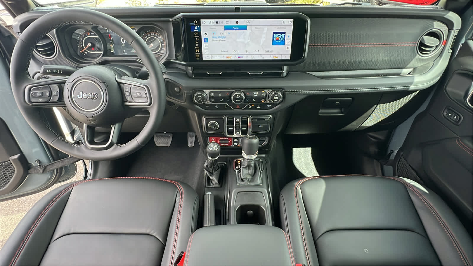 Thumbnail: 2025 Jeep Gladiator - 26