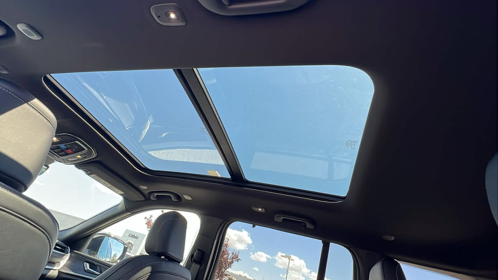 Thumbnail: 2025 Jeep Grand Cherokee - 31