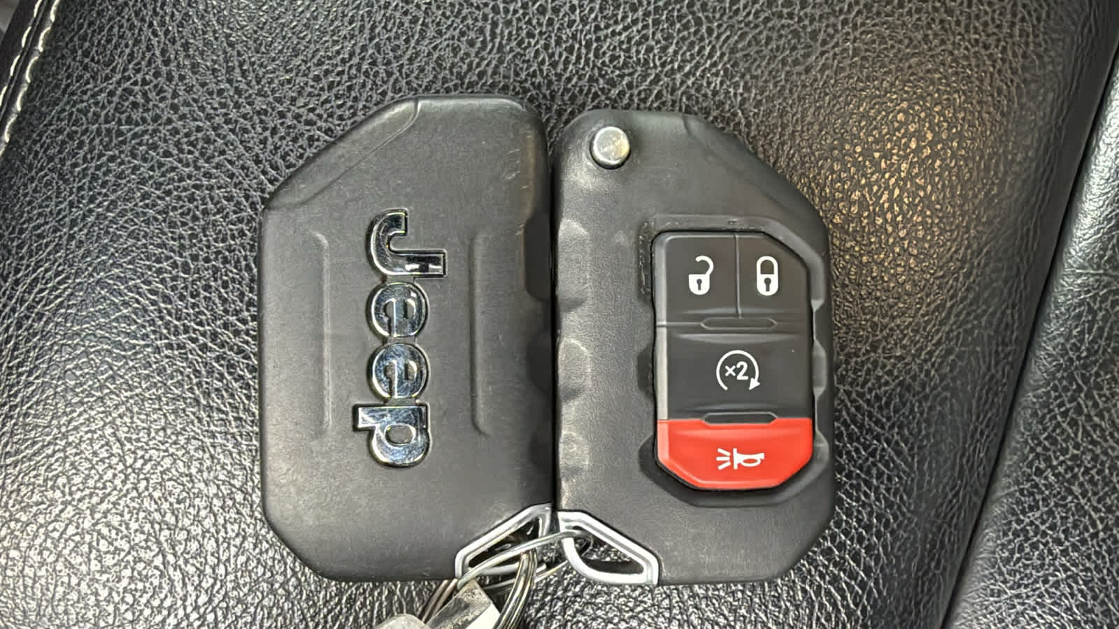 Thumbnail: 2021 Jeep Wrangler - 29