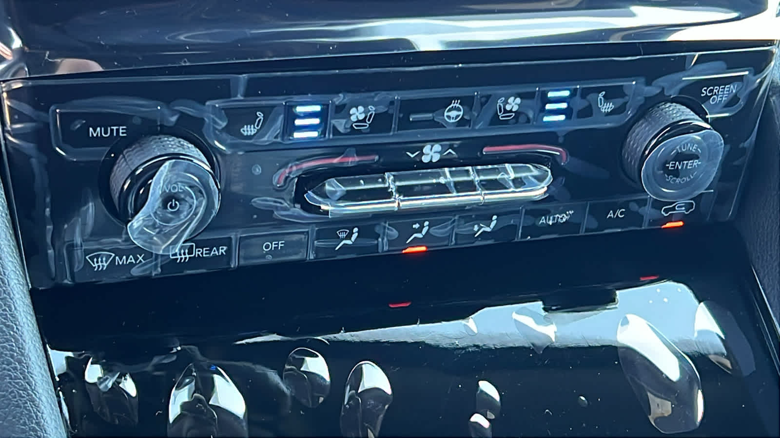 Thumbnail: 2025 Jeep Grand Cherokee - 14