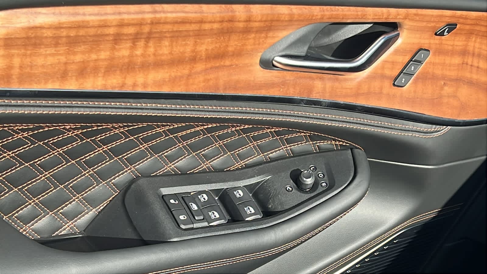 Thumbnail: 2026 Jeep Grand Cherokee L - 22