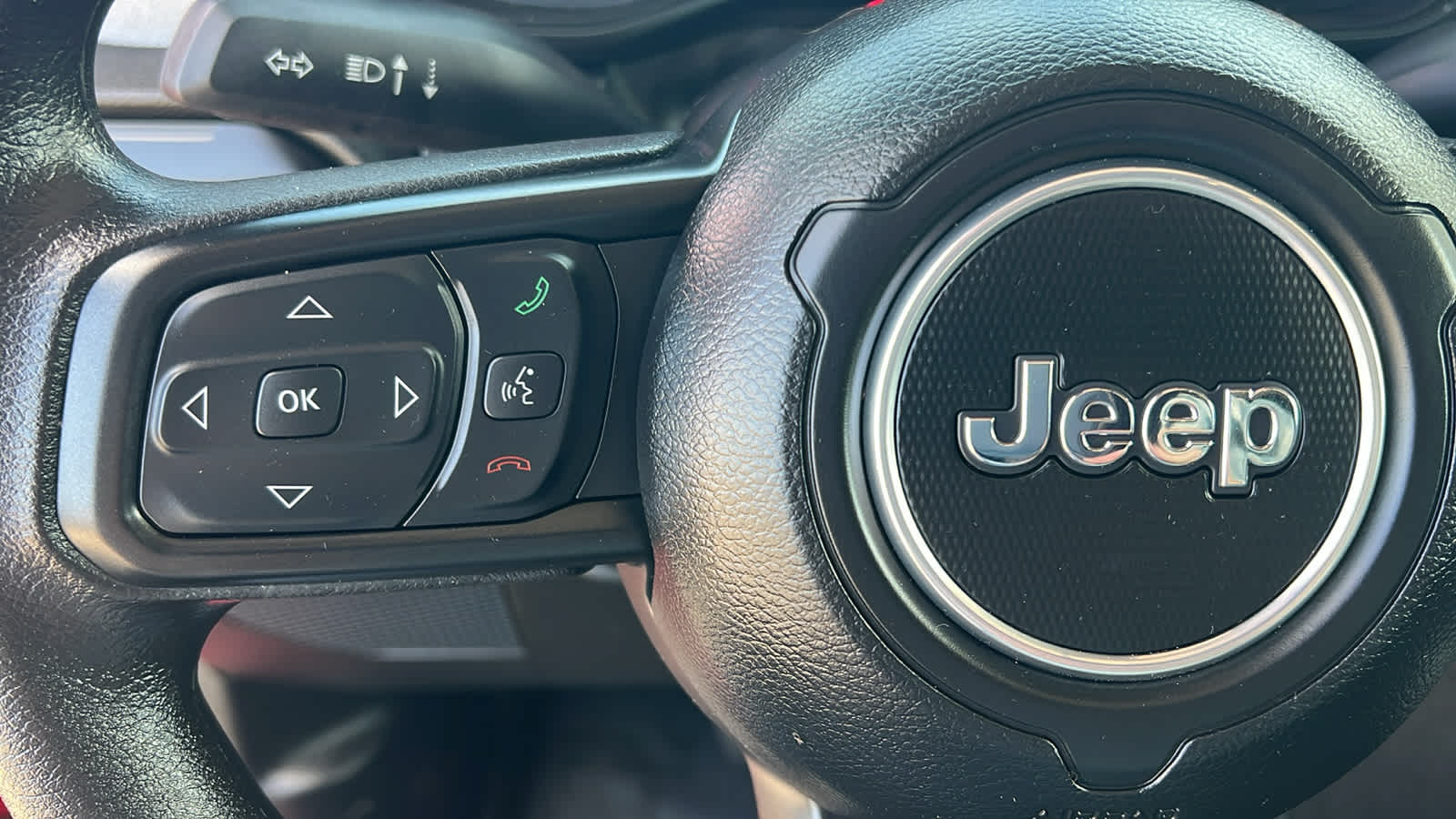 Thumbnail: 2025 Jeep Gladiator - 19