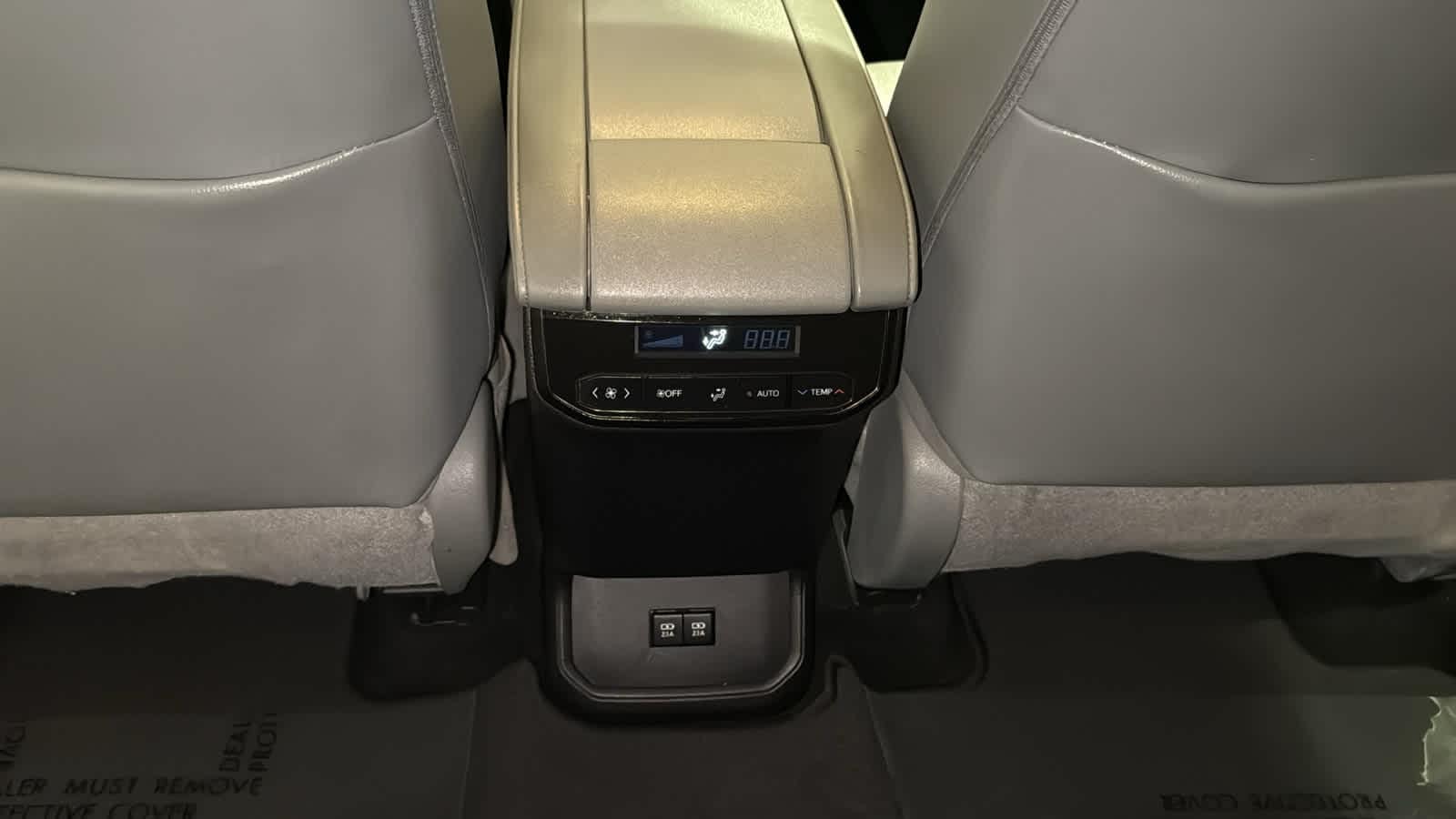 Thumbnail: 2021 Toyota Highlander - 25