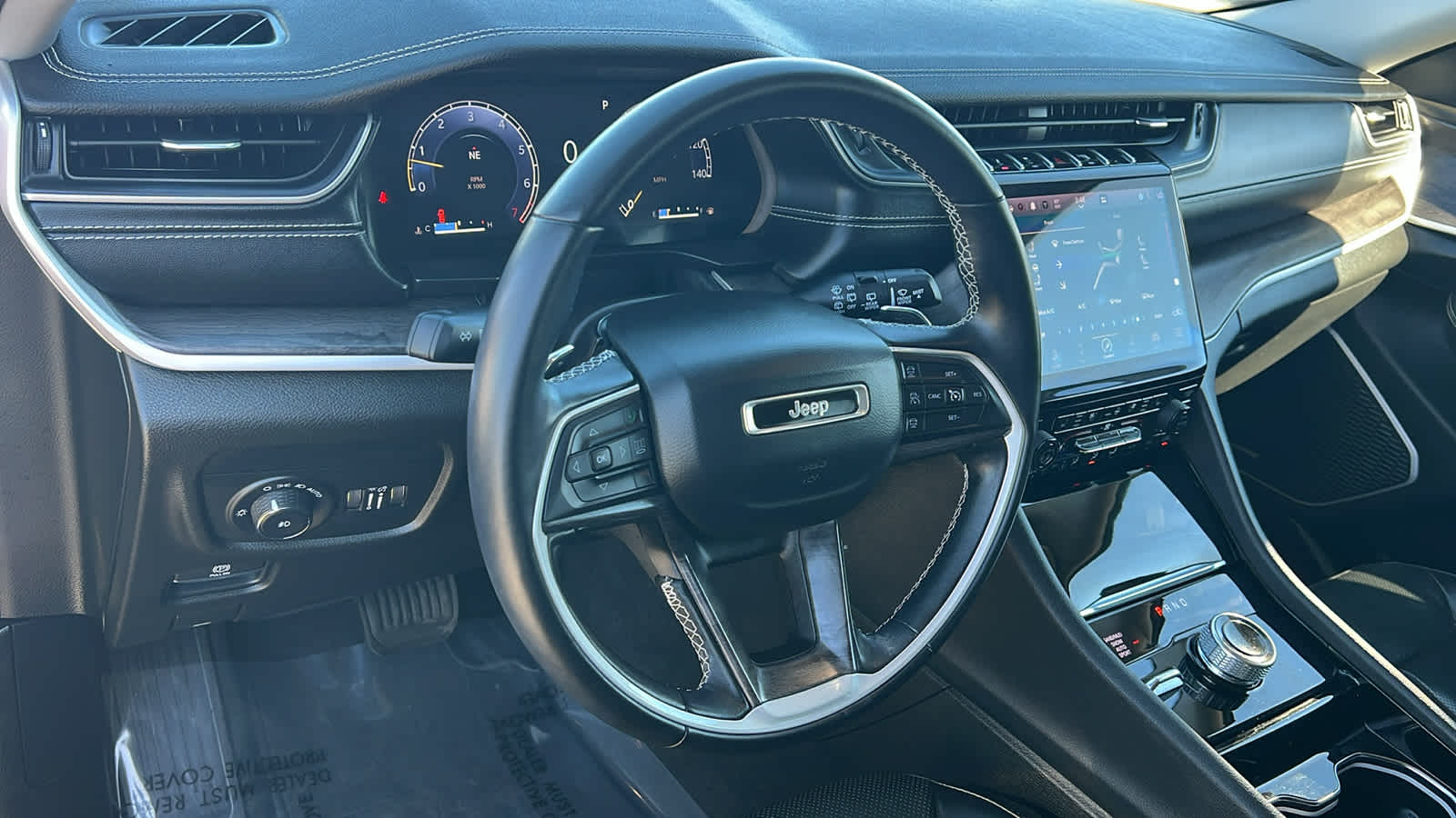 Thumbnail: 2022 Jeep Grand Cherokee - 10