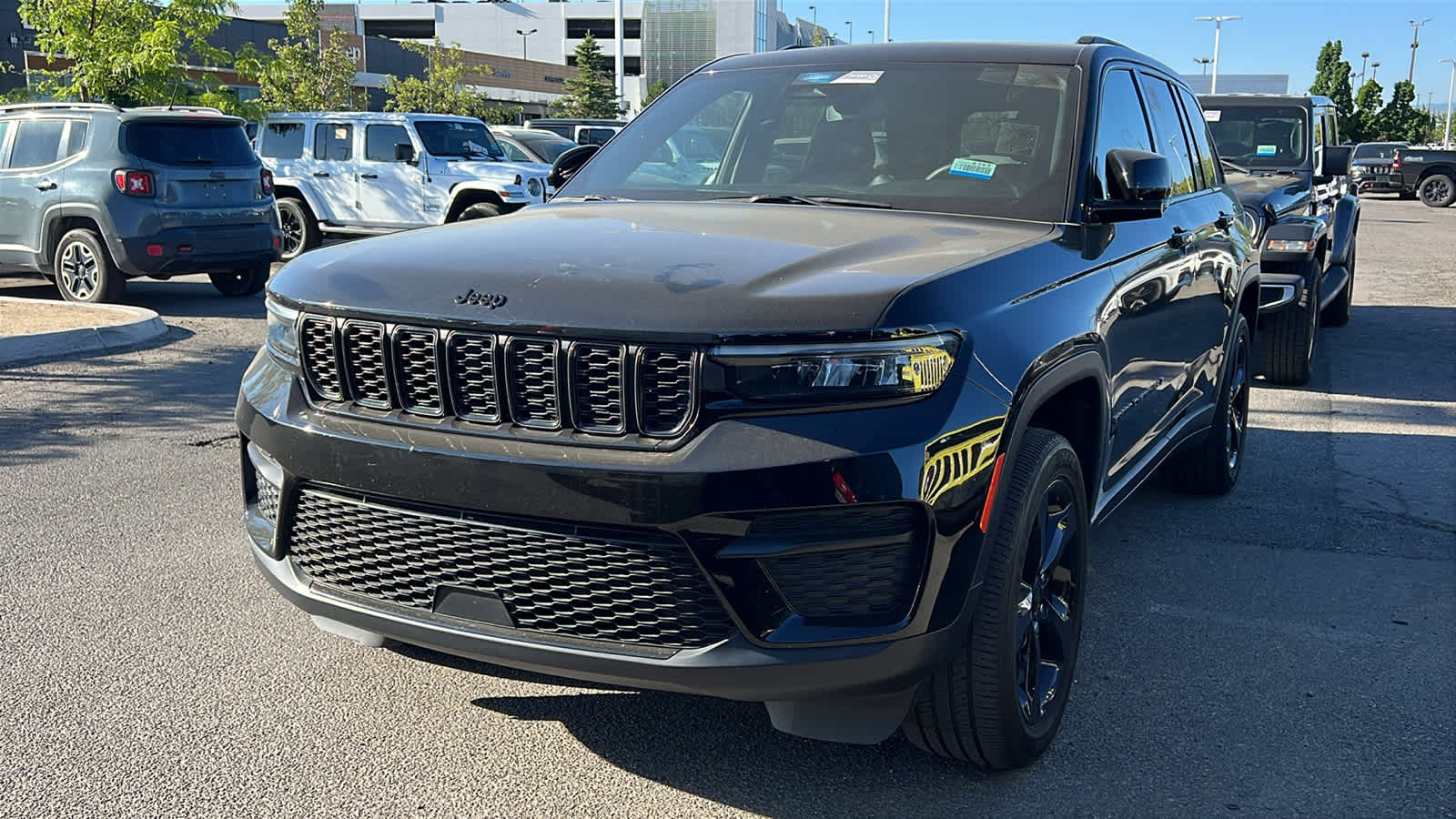 2023 Jeep Grand Cherokee Altitude 4x4's photo