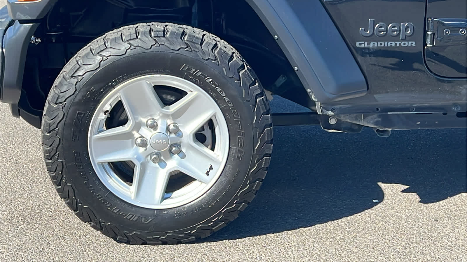 Thumbnail: 2020 Jeep Gladiator - 9