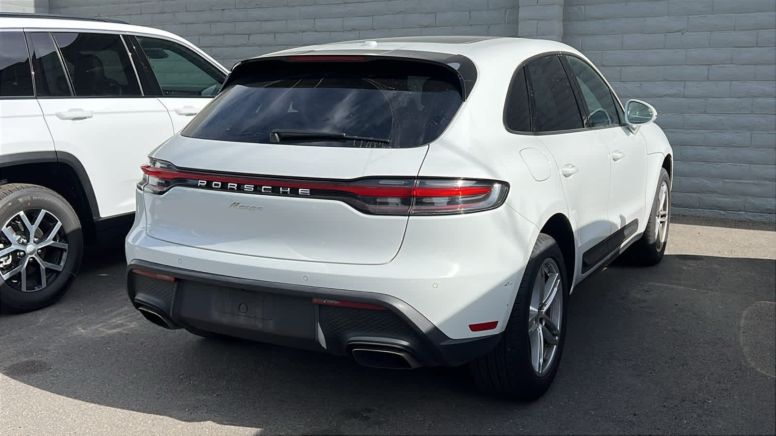 Thumbnail: 2024 Porsche Macan - 6