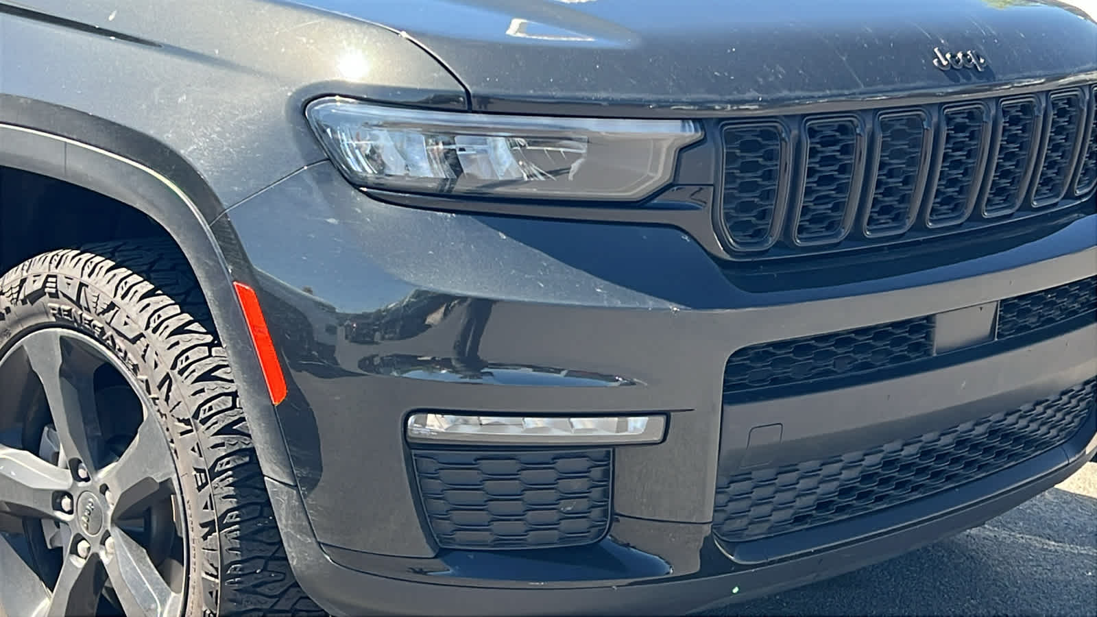 Thumbnail: 2023 Jeep Grand Cherokee - 4