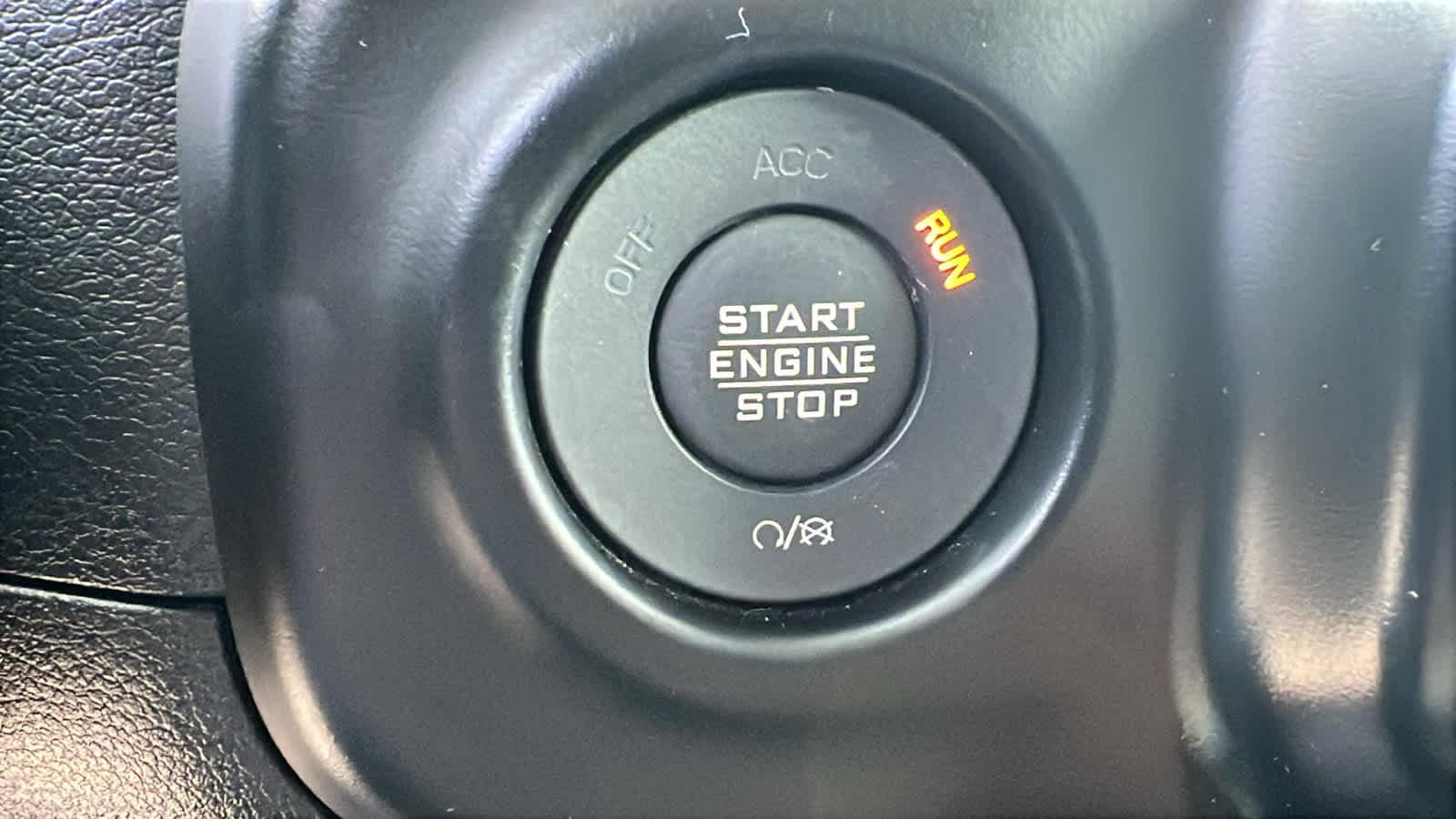 Thumbnail: 2022 Jeep Wrangler - 17