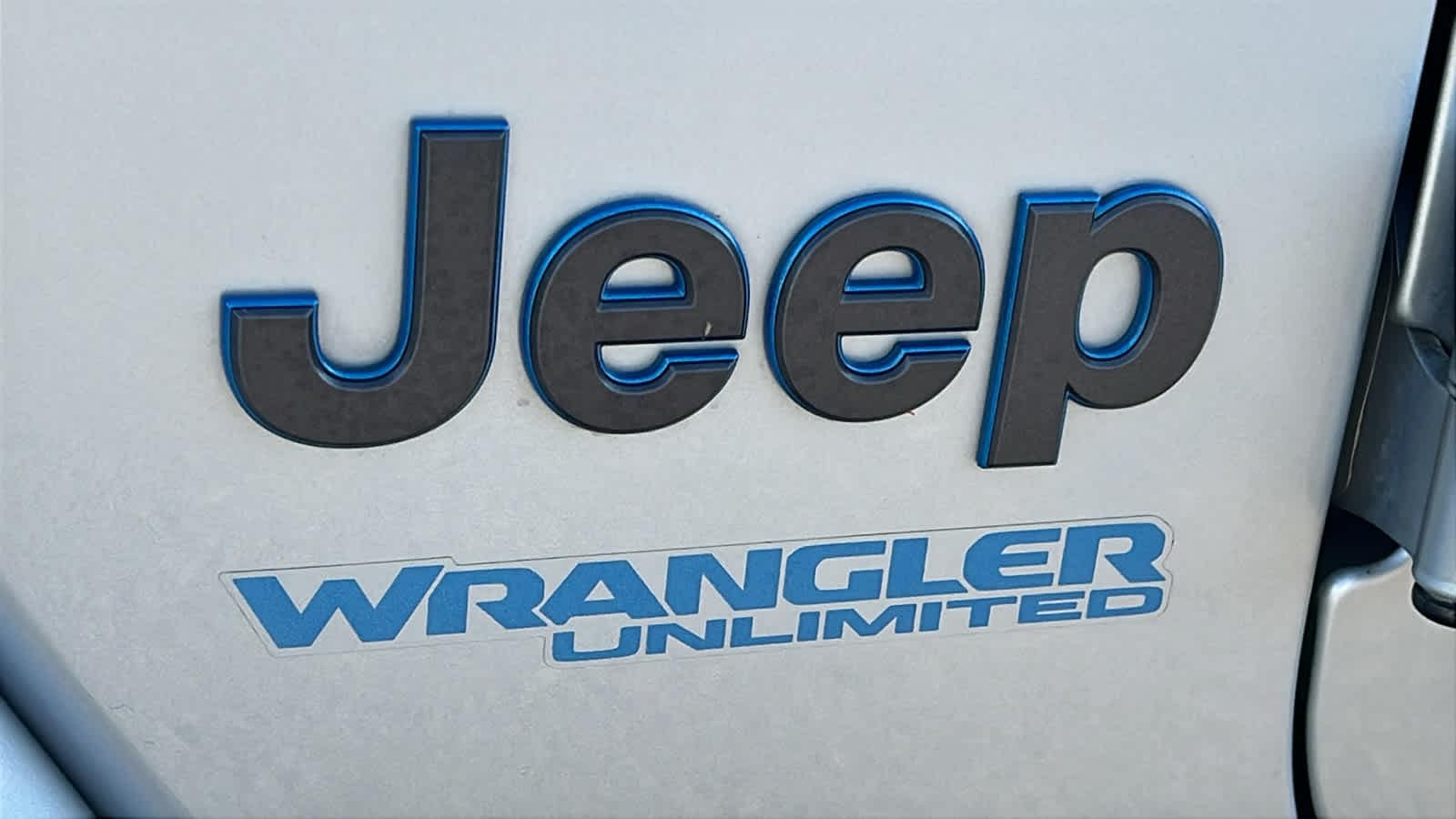 Thumbnail: 2022 Jeep Wrangler - 28