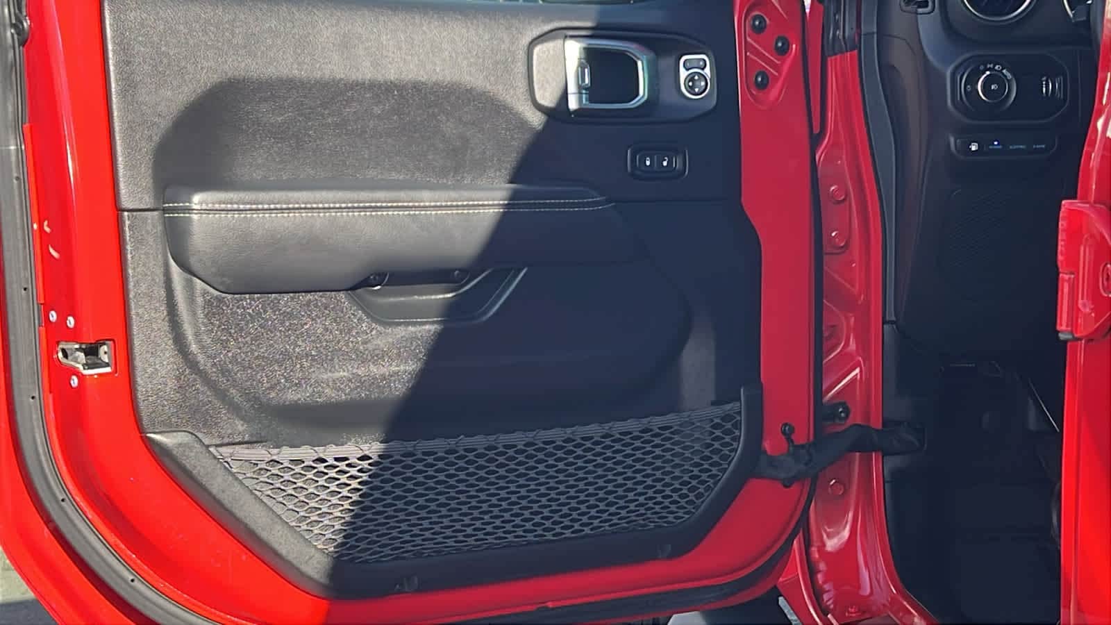 Thumbnail: 2023 Jeep Wrangler - 23