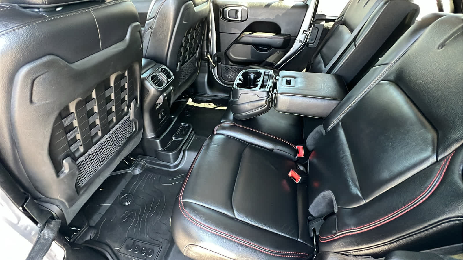 2020 Jeep Wrangler Rubicon 24