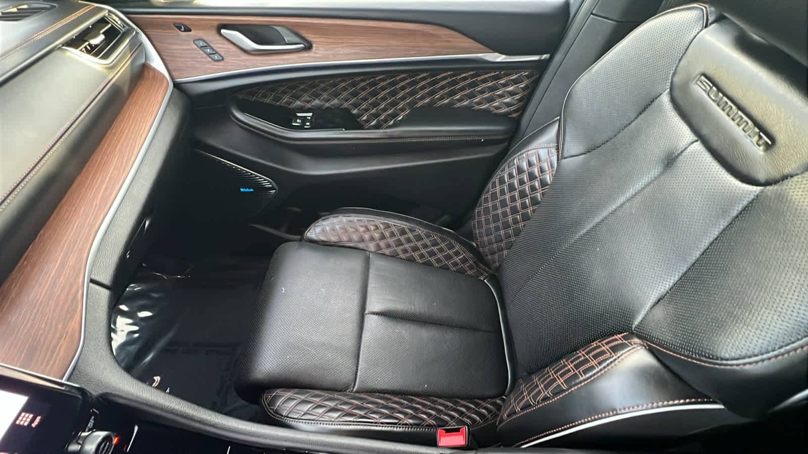 Thumbnail: 2022 Jeep Grand Cherokee - 12