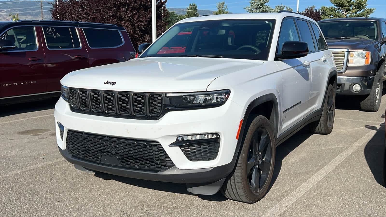 Thumbnail: 2024 Jeep Grand Cherokee - 1