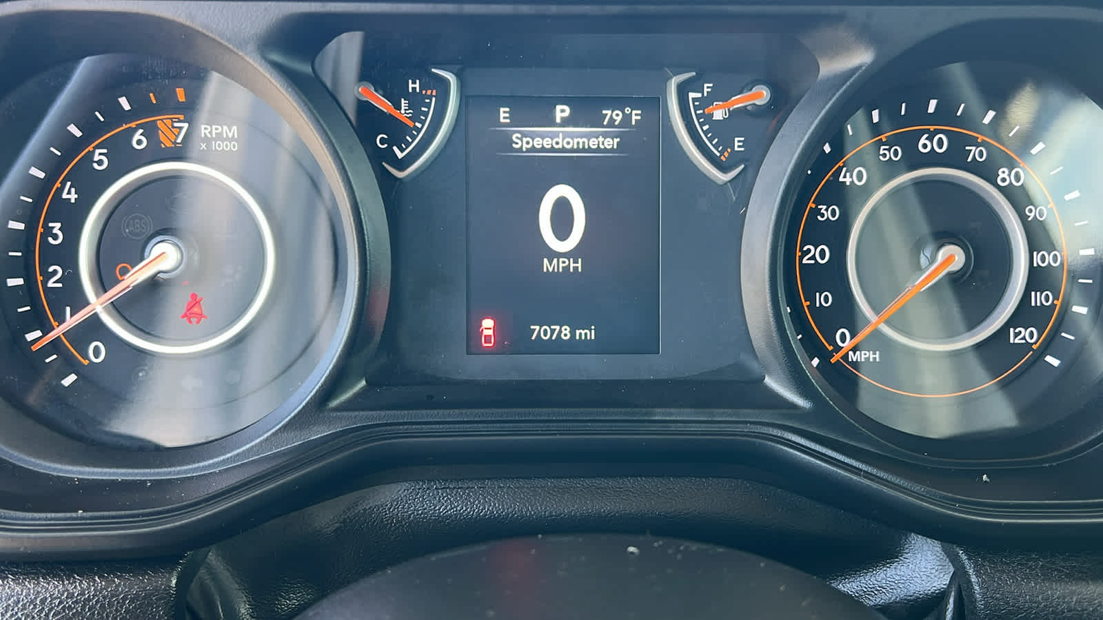 Thumbnail: 2025 Jeep Gladiator - 21