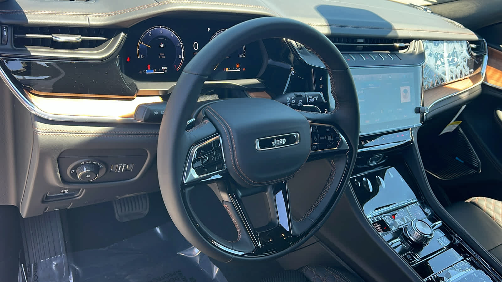 Thumbnail: 2026 Jeep Grand Cherokee - 10