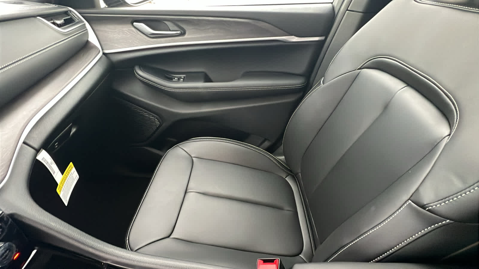 Thumbnail: 2025 Jeep Grand Cherokee - 12