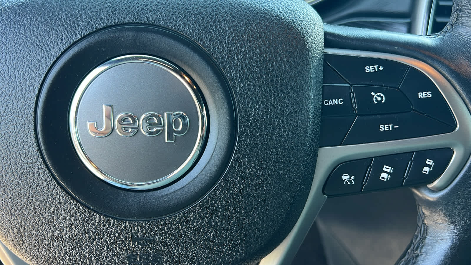 Thumbnail: 2018 Jeep Grand Cherokee - 20