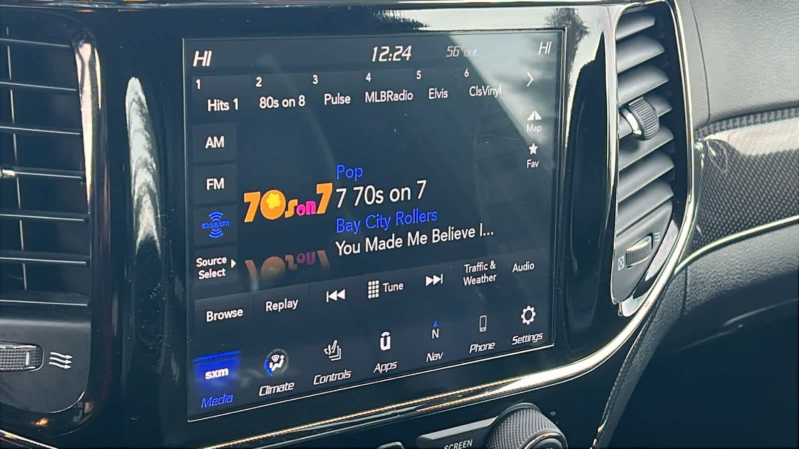 Thumbnail: 2020 Jeep Grand Cherokee - 15