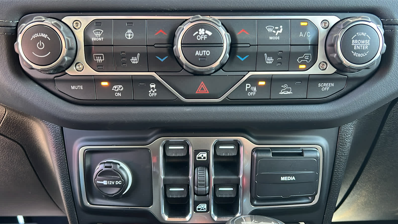 Thumbnail: 2026 Jeep Wrangler - 14