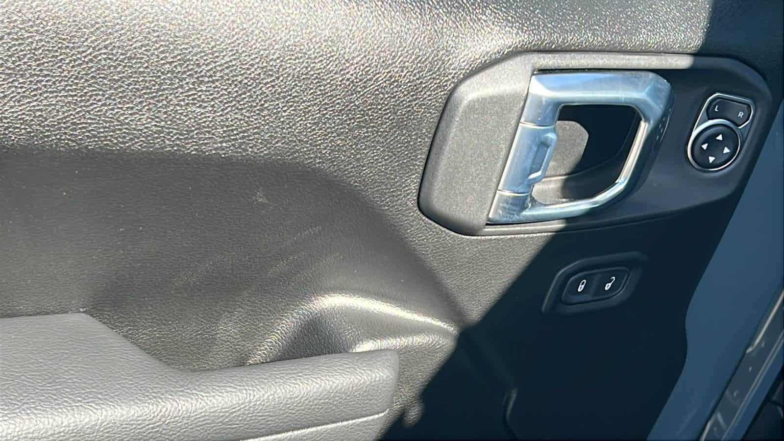 Thumbnail: 2026 Jeep Wrangler - 22