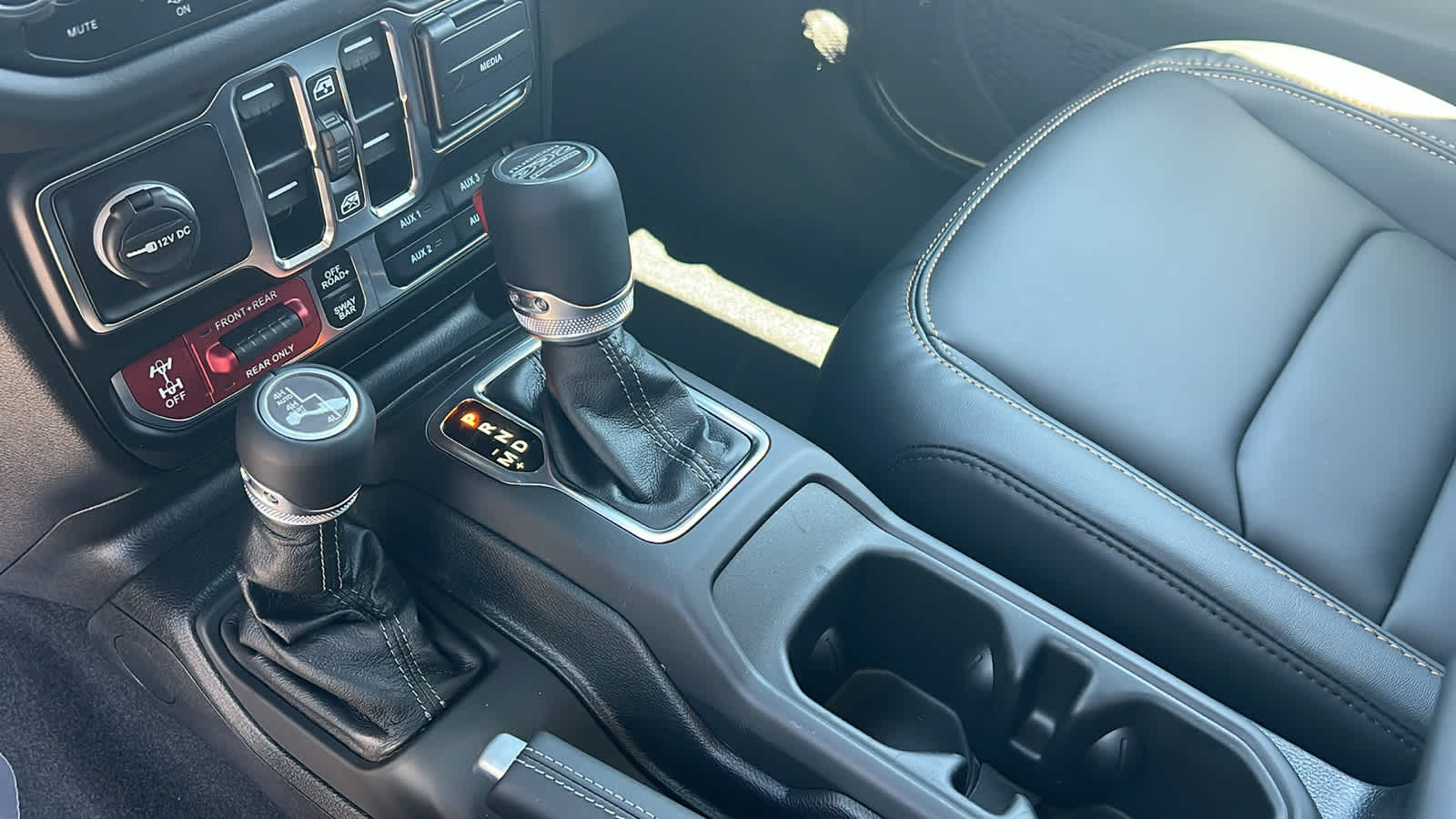 Thumbnail: 2025 Jeep Wrangler - 13