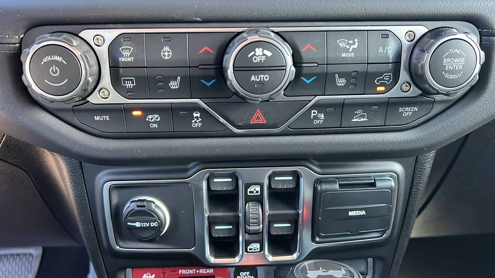 Thumbnail: 2026 Jeep Wrangler - 14