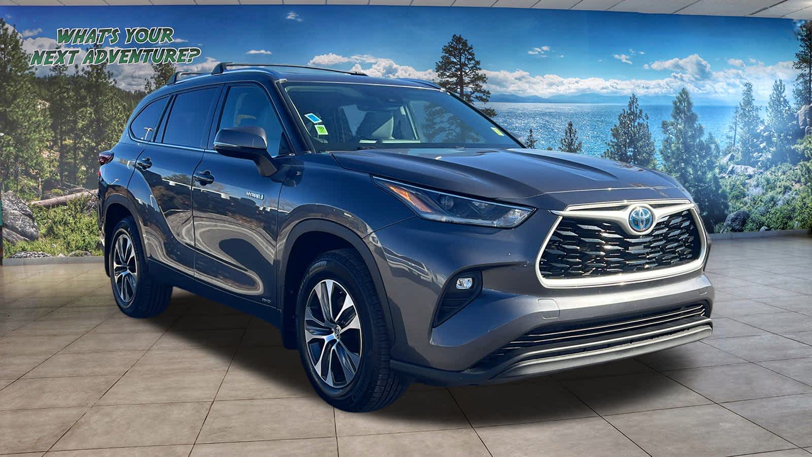 Thumbnail: 2021 Toyota Highlander - 3