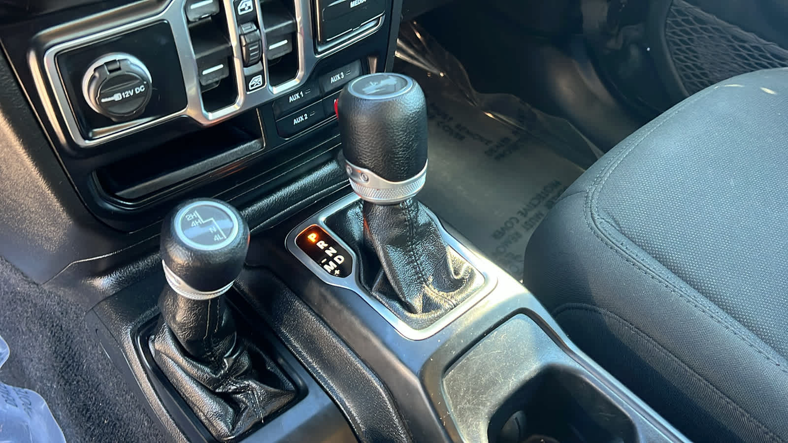 Thumbnail: 2022 Jeep Wrangler - 12