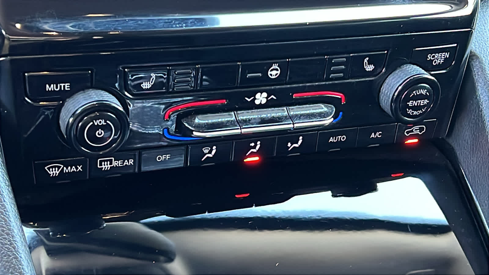 Thumbnail: 2022 Jeep Grand Cherokee - 14