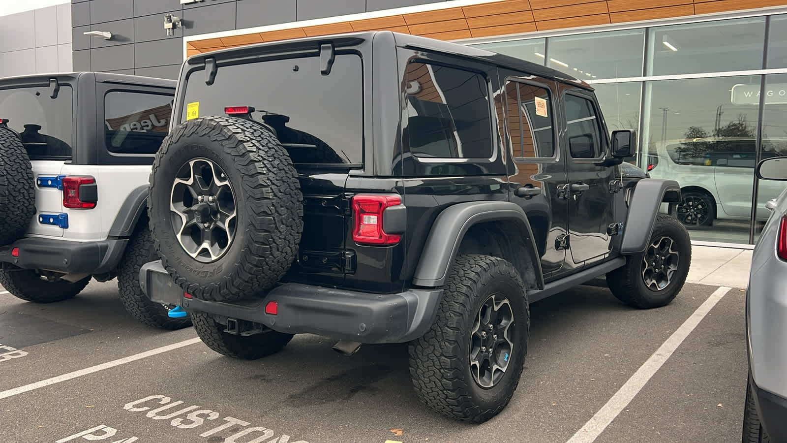 Thumbnail: 2022 Jeep Wrangler - 6